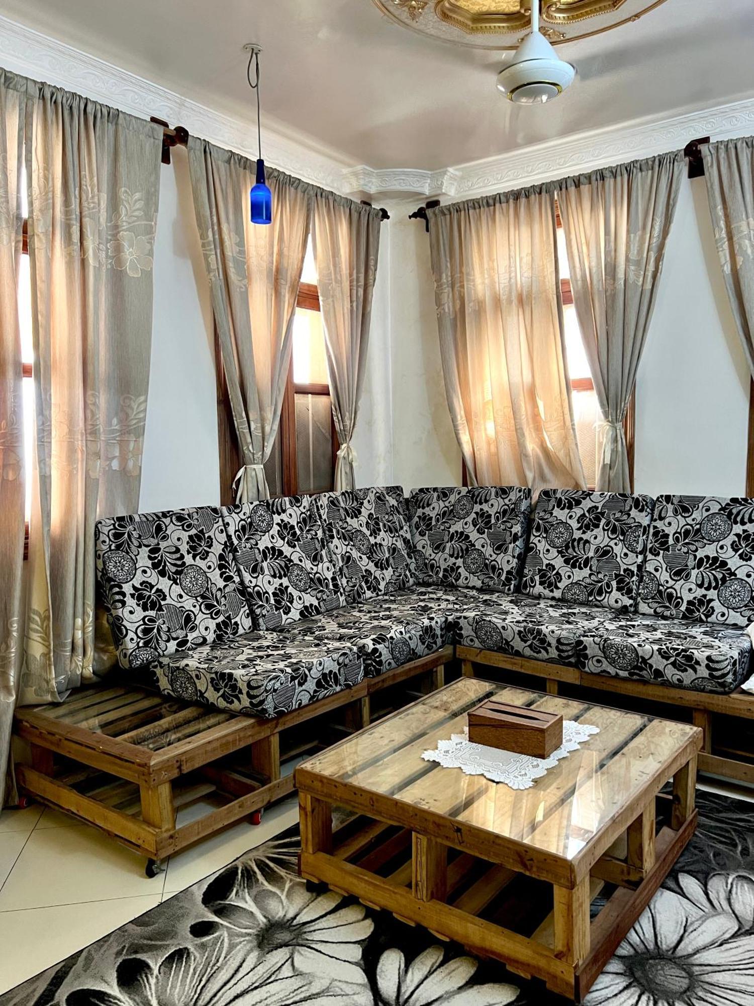 Hurumzi * Zanzibar